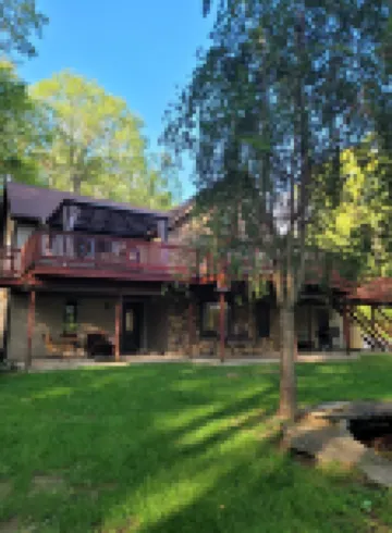 Large 2 Bedroom on Wooded Lot, (Pool-Closed), (Hot Tub-Open) Min to Pennstate