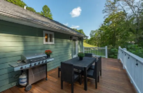 Hot Tub+Fire Pit, WiFi, Close to Avl+Burnsville! Perfect Location! Easy Access!