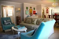 Indulge in the ultimate experience at Quite a Catch in coastal Darien, GA. Hotels in McIntosh County