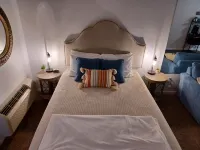 Oceanside studio retreat on 91st street. Steps from the beach!