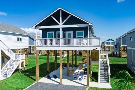 Ocean Views~ Dog Friendly~Cls 2 Beach~2 Suites ~ Nauti Bird Bungalow