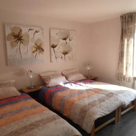 14 Persons Feriënhaus with bar, sauna and Poolbiljart. Отели в г. Брилон