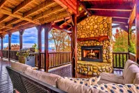 Summit-Level Luxury: Views, Hot Tub, Games and 15 minutes to town!