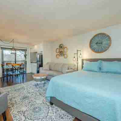Studio Villa in Lake Lure with Rumbling Bald Resort Amenities Rooms
