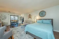 Studio Villa in Lake Lure with Rumbling Bald Resort Amenities
