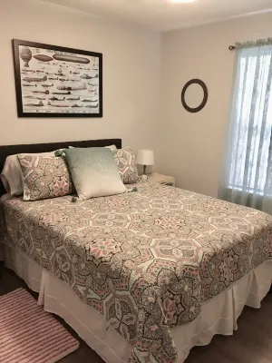 LRAFB Cozy CrashPad 1.5 m from back gate of Air Base!