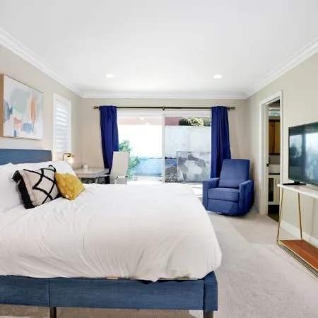Orange Oasis 🍊- 10min to Disneyland 🎡Spacious Pool home