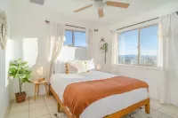 ✧VIEWS✧ 6min to Joshua Tree walk to bars + firepit Hotels near Rite Aid