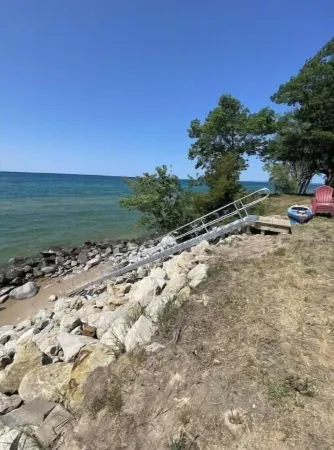 BRAND NEW- Juniper Cottage onLake Michigan! Low bluff, new stairs and beach!