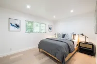 Two Story Apartment Near Beach