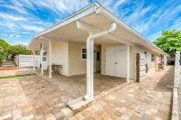 Close to BEACH & PORT CANAVERAL, Private HEATED Pool