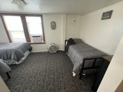 Stay at this Port Clinton guest unit w/boat/trailer parking & plug in, AC, WiFi!