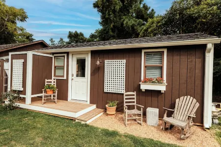 The Jasmine Bunkhouse-