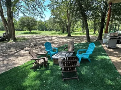 Angel pines Farmhouse Hotels near MAGIC Worm Ranch