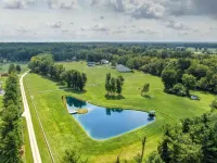 Cozy efficiency ONE large room ONE QUEEN bed apartment with kitchenette no oven. Hotels in Clermont County
