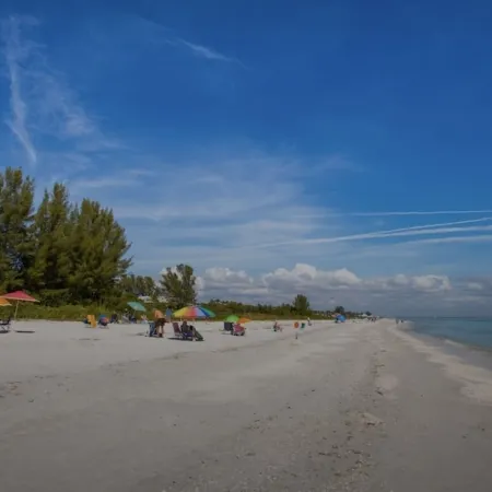 LOGGERHEAD CAY 502🌴BEACH FRONT CONDO🏖️ Sanibel Escape🏝️Queen & Twin in Spare Room