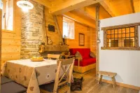 wonderful hut on the edge of the woods in Valle di Ledro for total relaxation Hotels in Ledro