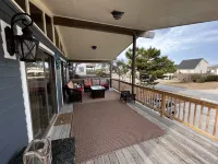 Cozy Kitty Hawk Cottage with Hot Tub, Fire pit and Ocean View