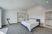 Wonderful Mountain Scenic Views with Freestanding Arcade