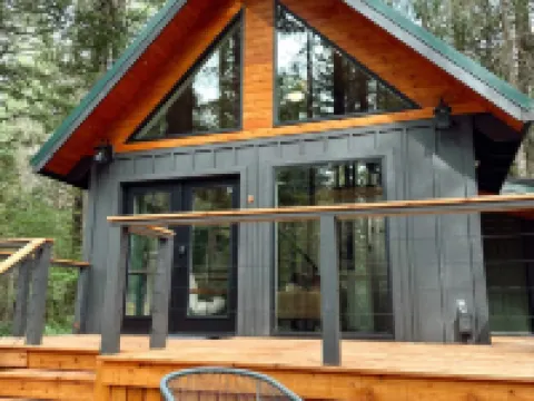 Among the Trees in Ashford, WA - Minutes to Paradise Mt. Rainier entrance 阿什福德酒店