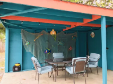 Close to Downtown, LECOM Field, AMI Beaches and more