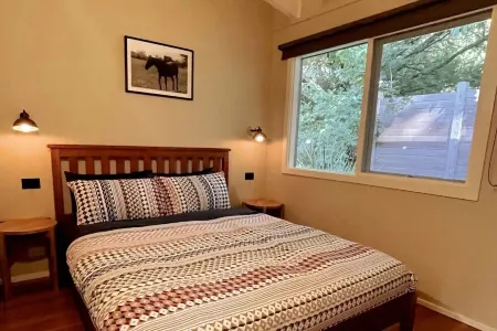 Howqua House - a homely gem close to the lake.