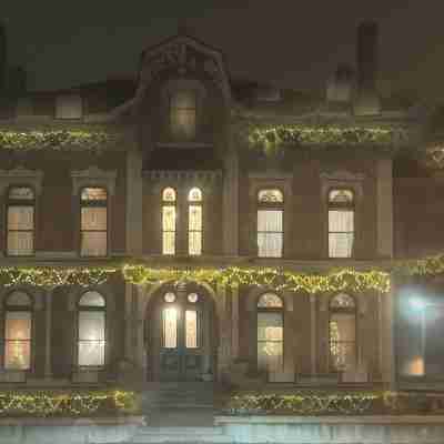 Now available for 1-Day Holiday Events! Message for more information 🏰🌲🥂 Hotel Exterior