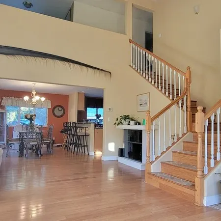 Secluded and beautiful Mendenhall Valley retreat just 2.8 miles from the glacier