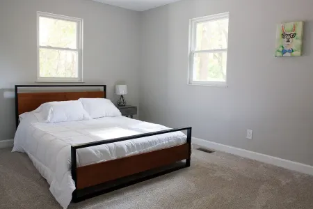 ‼️‼️ Modern Wooded Retreat ‼️‼️ 6min to Purdue Отели рядом с достопримечательностью «Университет Пердью в Департмент оф Фисикс энд Астрономи»