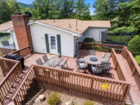 Spacious 4Br Mountain Stay • Perfect for Virginia Tech & Radford Visits