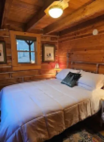 Quiet and Comfy cabin at Patoka Lake