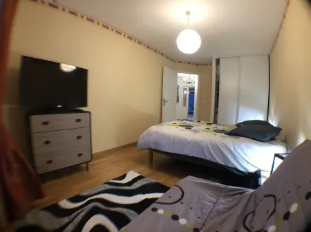 In the heart of St Jorioz, spacious apartment with terrace and mountain view