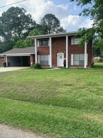 Cozy and spacious house: 7 beds & 3 bathrooms only 2 miles from I-10