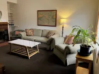 Cozy Apartment Blocks from Downtown Eugene