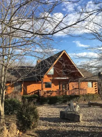 Wilderness Retreat Cabin- Lg Game Room, Private Hot Tub; 1 Mile to Thunder Ridge