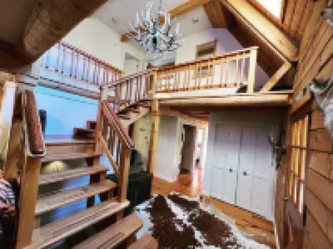 Sleeps 30!! 2 Cabins, 10 Bedrooms, 3 Kitchens, Hot Tub, Fireplaces, Game Rooms