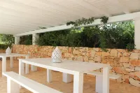 LAMIA in Itria Valley surrounded by greenery with swimming pool and pine forest