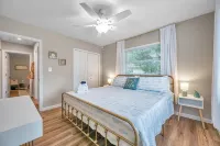 Close to beach, restaurants-Fire pit, games, bikes