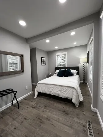 Peaceful Riverfront Cottage with Private Hot tub