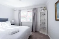 East Toowoomba, sleeps 6, opposite Queens Park