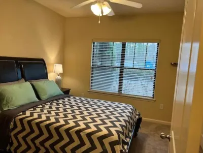 Business/Pleasure - Bookingclean & Cozy-Sleeps 4Budget Friendly for Long Stays Hotels in Executive Park