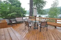 Serene 2-bedroom, 2-bath lakefront retreat on scenic Staffordville Lake