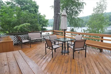 Serene 2-bedroom, 2-bath lakefront retreat on scenic Staffordville Lake
