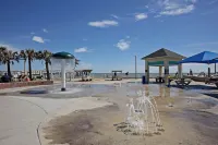 Beachy Getaway–Cozy, Clean & Equipped w/ All Essentials! Relax, Enjoy & Refresh! - 2-Star