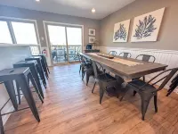 Coastal Soul - Beach block, on cul-de-sac street, pet friendly.