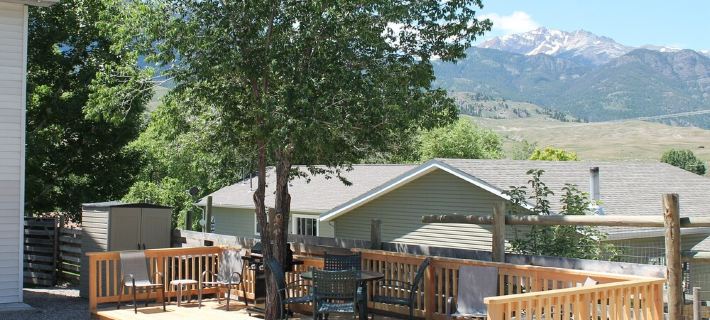 Arch View Studio, at Yellowstone National Park Entrance. Hotels in Gardiner