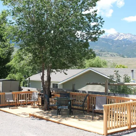 Arch View Studio, at Yellowstone National Park Entrance.