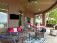 Spacious 4-bedroom house with Mountain View’s, pool and putting green. Hotels in New River