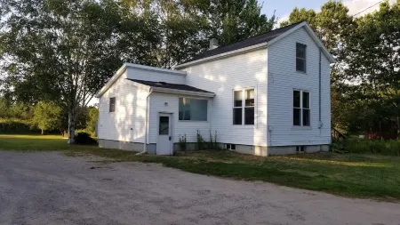 3 Blocks to Lssu ~ 5 Minutes to Soo Locks ~ Pet Friendly! Отели в г. Чиппева