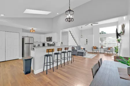 Spacious, 3 bedroom home, finished basement on quiet court